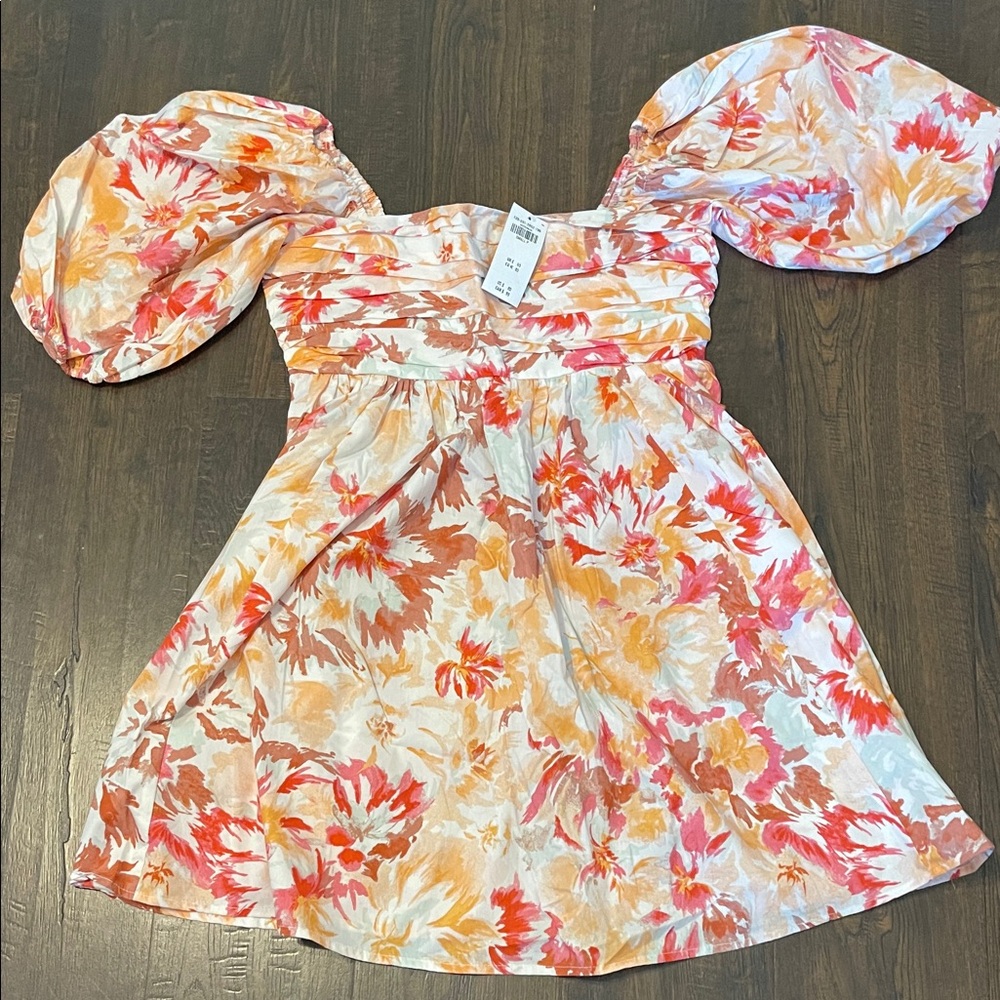 NWT- Abercrombie and Fitch Floral Puff Sleeve Dress